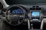 Toyota Camry Hybrid 2012 года